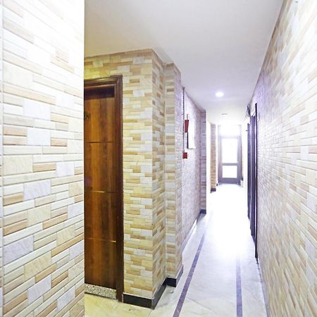 Hotel Preet Palace -5 Mints Walk From Nizamuddin Railway Station Ню Делхи Екстериор снимка