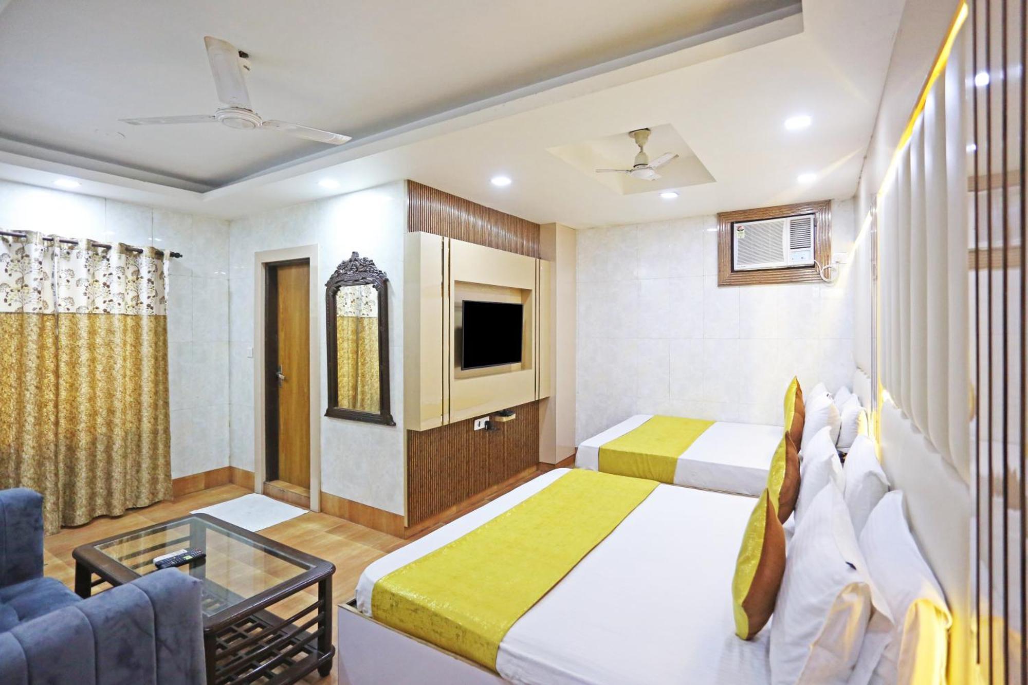 Hotel Preet Palace -5 Mints Walk From Nizamuddin Railway Station Ню Делхи Екстериор снимка