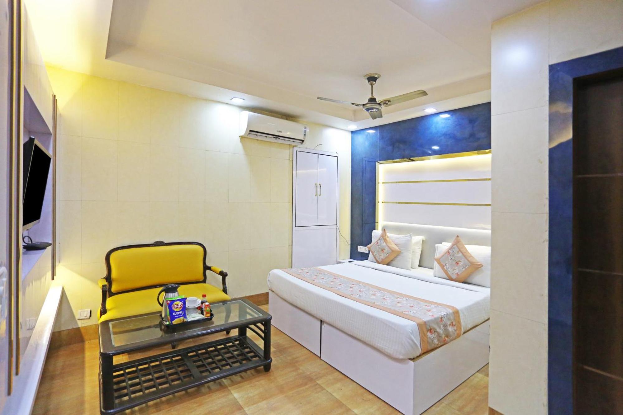 Hotel Preet Palace -5 Mints Walk From Nizamuddin Railway Station Ню Делхи Екстериор снимка