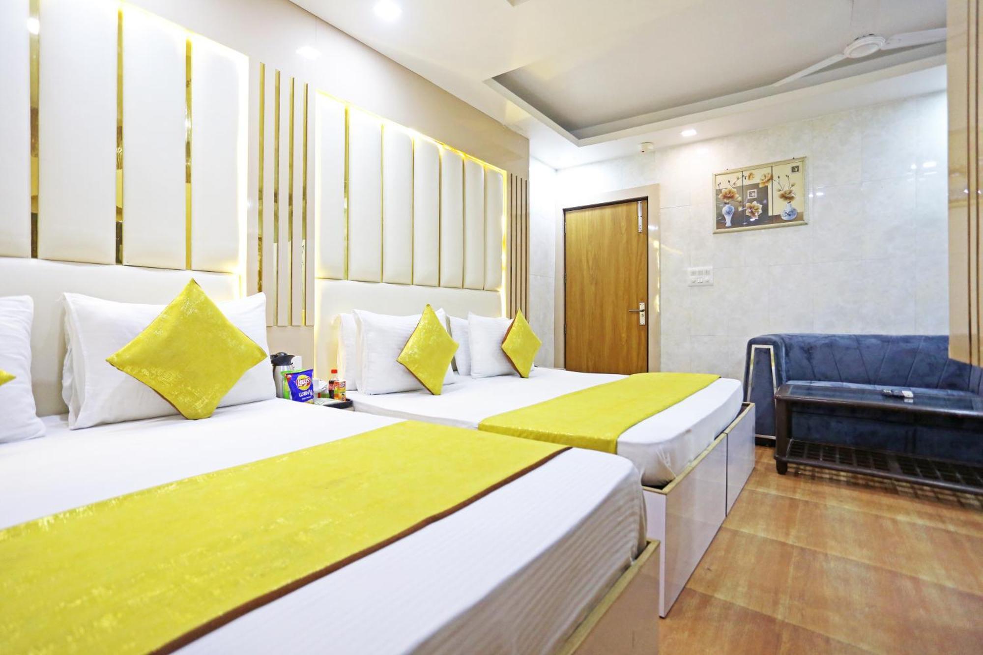 Hotel Preet Palace -5 Mints Walk From Nizamuddin Railway Station Ню Делхи Екстериор снимка