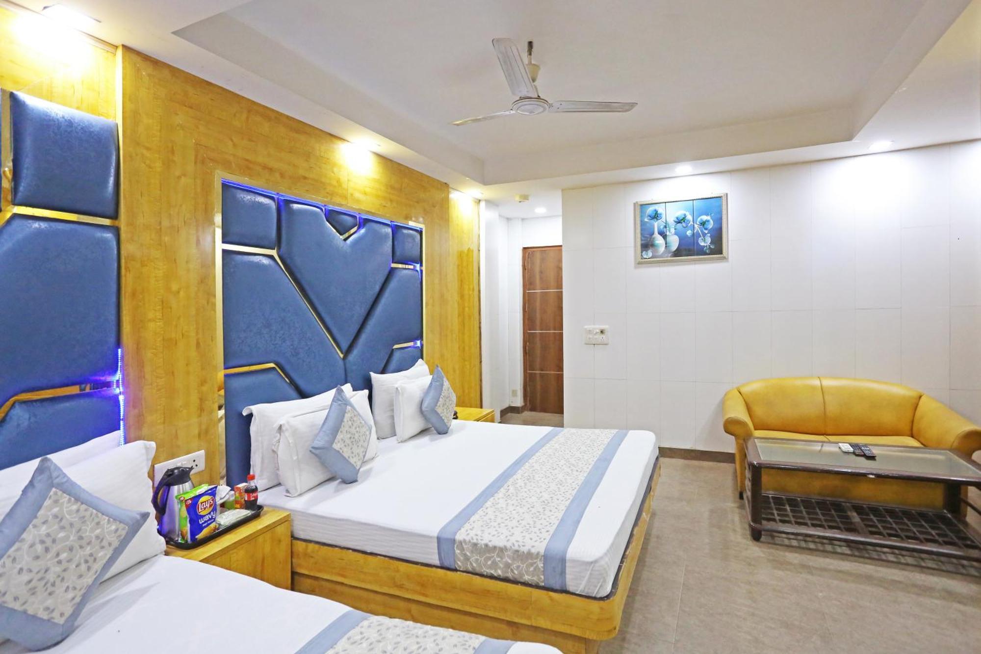 Hotel Preet Palace -5 Mints Walk From Nizamuddin Railway Station Ню Делхи Екстериор снимка