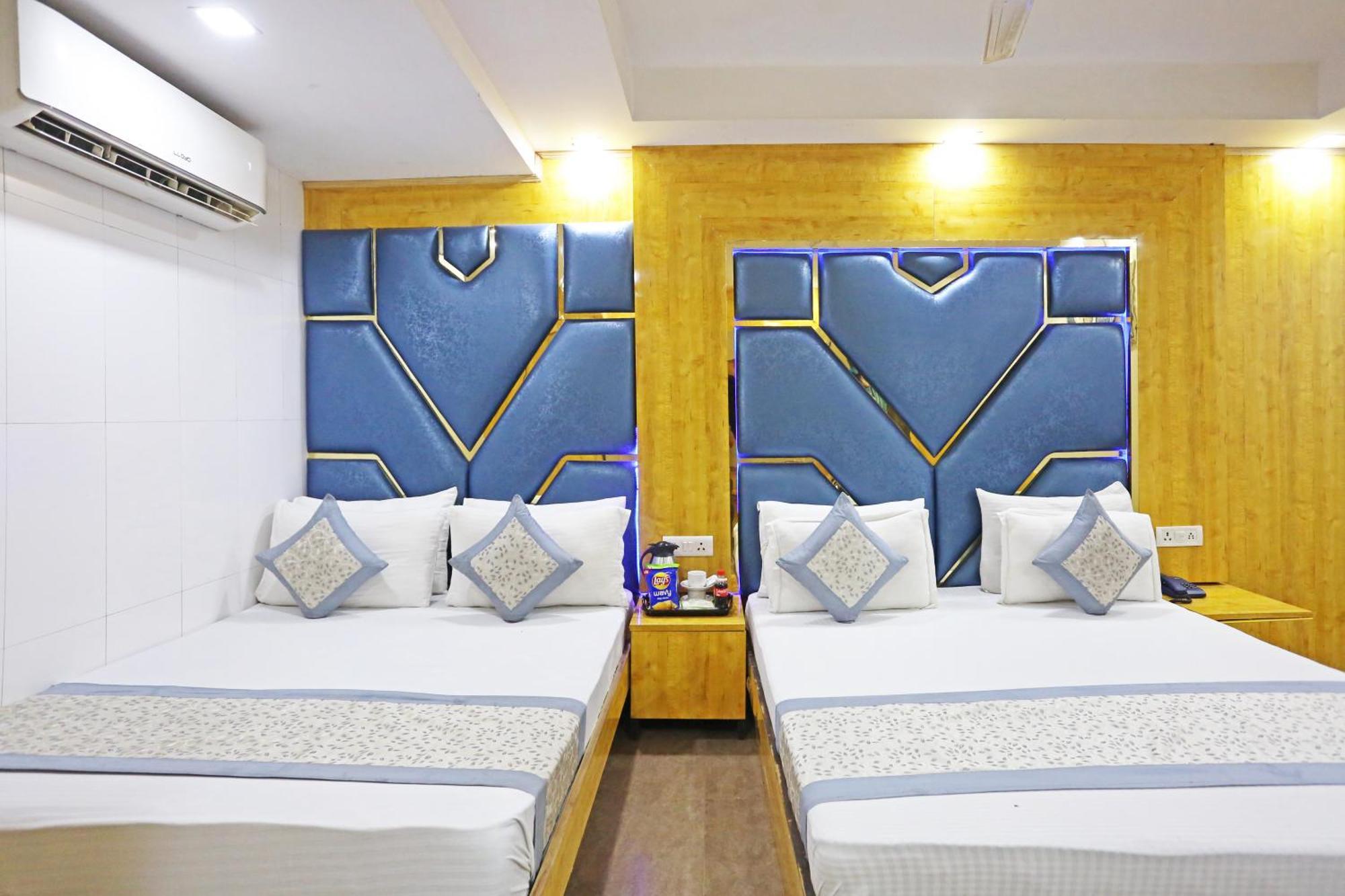 Hotel Preet Palace -5 Mints Walk From Nizamuddin Railway Station Ню Делхи Екстериор снимка