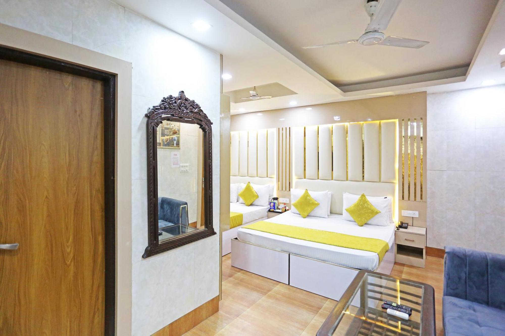 Hotel Preet Palace -5 Mints Walk From Nizamuddin Railway Station Ню Делхи Екстериор снимка