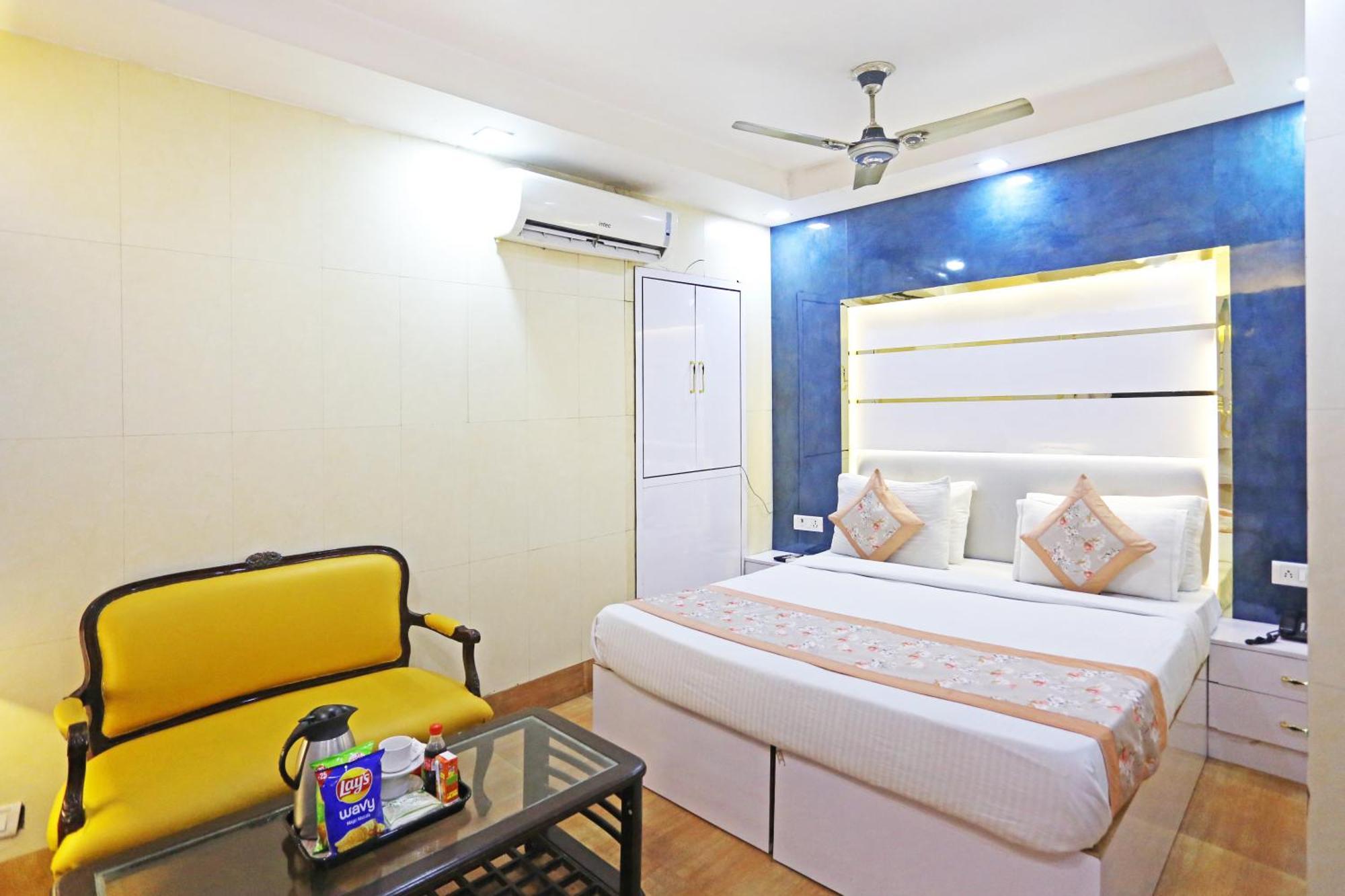 Hotel Preet Palace -5 Mints Walk From Nizamuddin Railway Station Ню Делхи Екстериор снимка