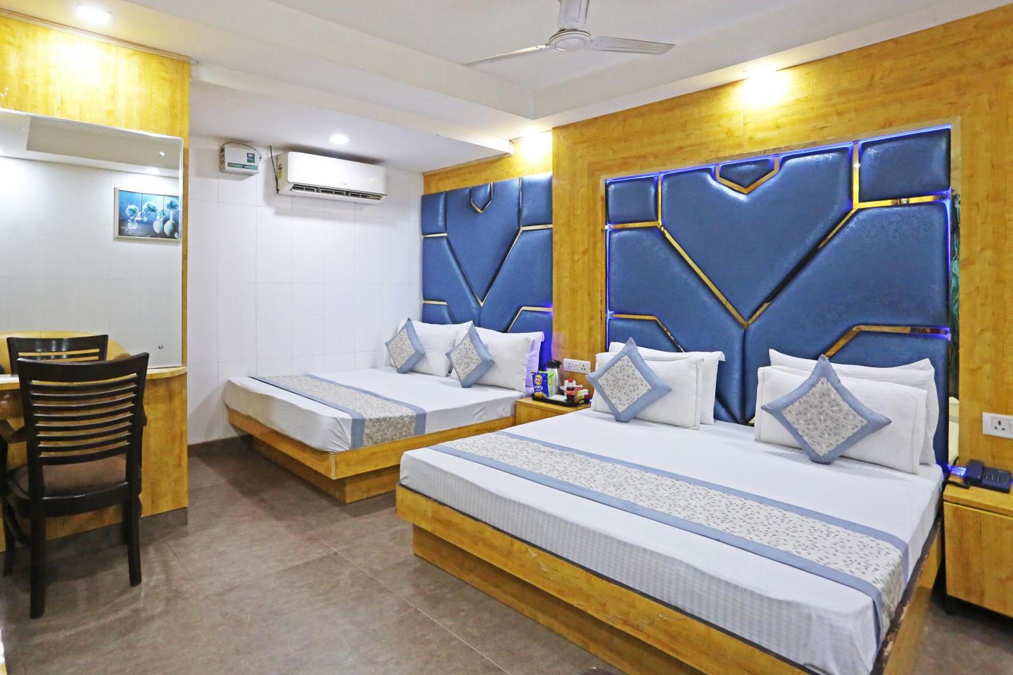 Hotel Preet Palace -5 Mints Walk From Nizamuddin Railway Station Ню Делхи Екстериор снимка