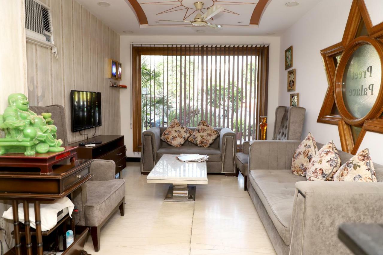 Hotel Preet Palace -5 Mints Walk From Nizamuddin Railway Station Ню Делхи Екстериор снимка